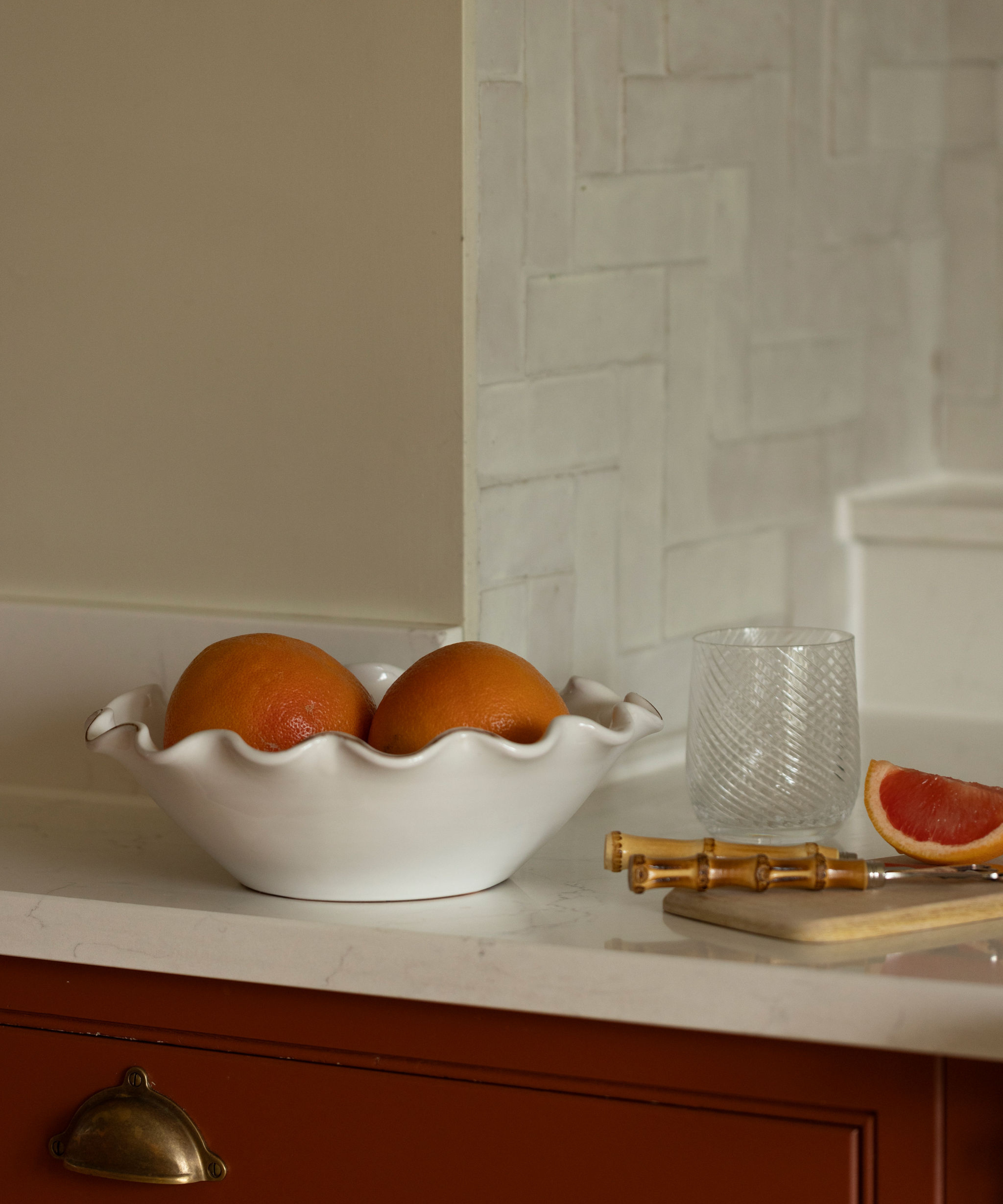 Ruffle Ceramic Bowl, White - Glassette