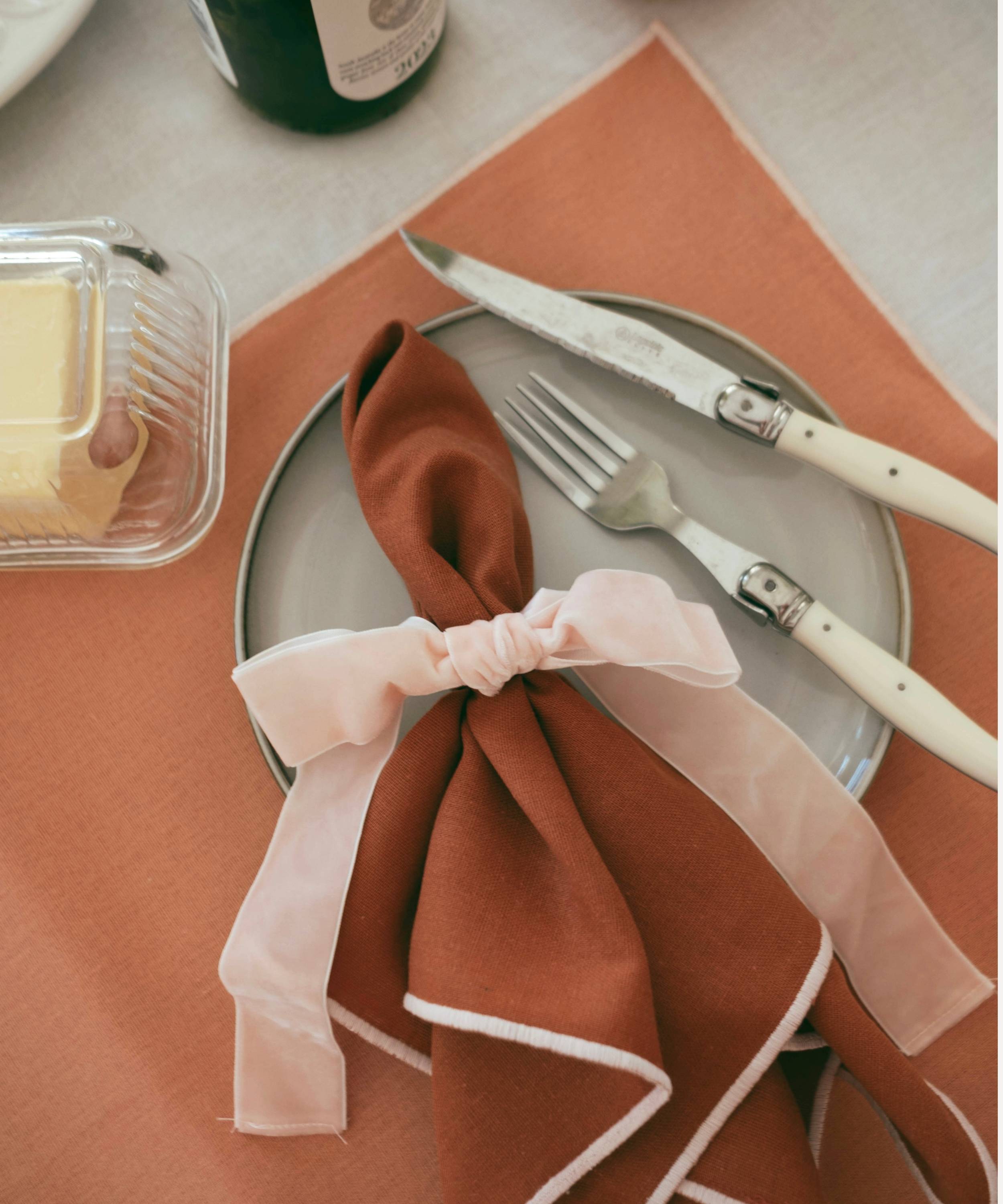 Napkin Ring Set of Soft Pink Glassette